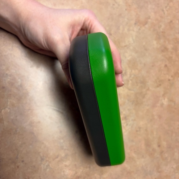 Kate Spade Black and Pink Sunglasses With Case And Cleaning Cloth - Picture 10 of 13